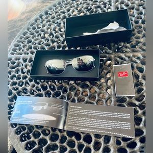 RAY-BAN Tech Gunmetal Crystal Grey Polarized Lenses. RB8302
Size: 58/18/140